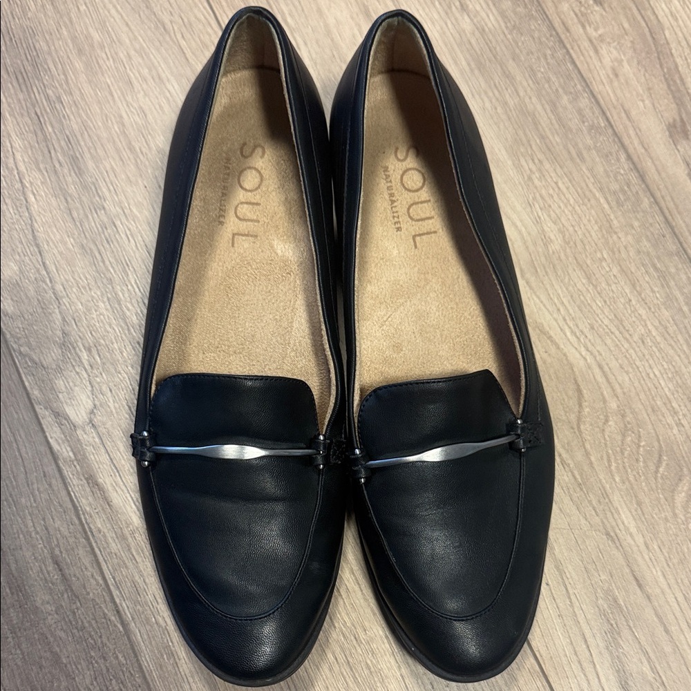 Naturalizer Black Leather Loafers